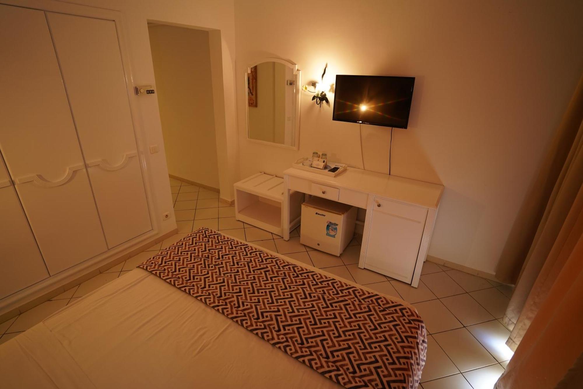 Hotel Nesrine Al-Hammamat Bagian luar foto